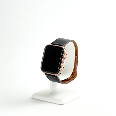 Кожаный ремешок Leather Rivet Clasp на Apple Watch 38/40/41mm Black Кожаный ремешок Leather Rivet Clasp на Apple Watch 38/40/41mm Black